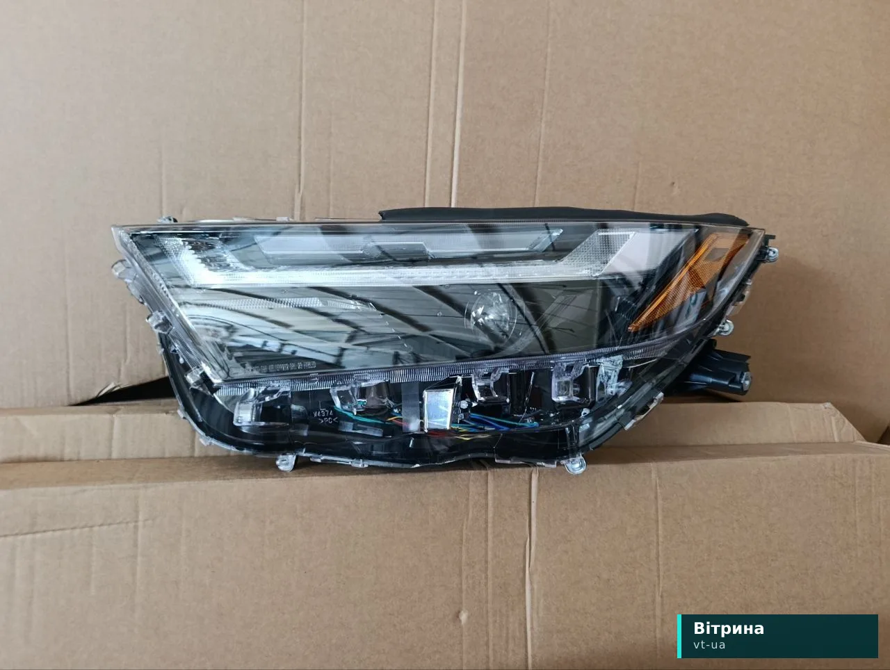 Фара ліва Toyota Rav 4 2022 2023 2024