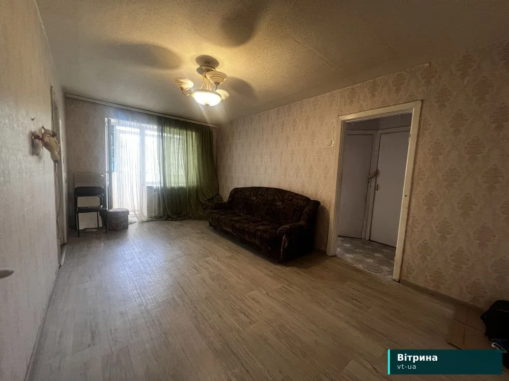 Продам 3 х кімн квартиру , ЦЕНТР,вул. Небесної Сотні ( 2 поверх)
